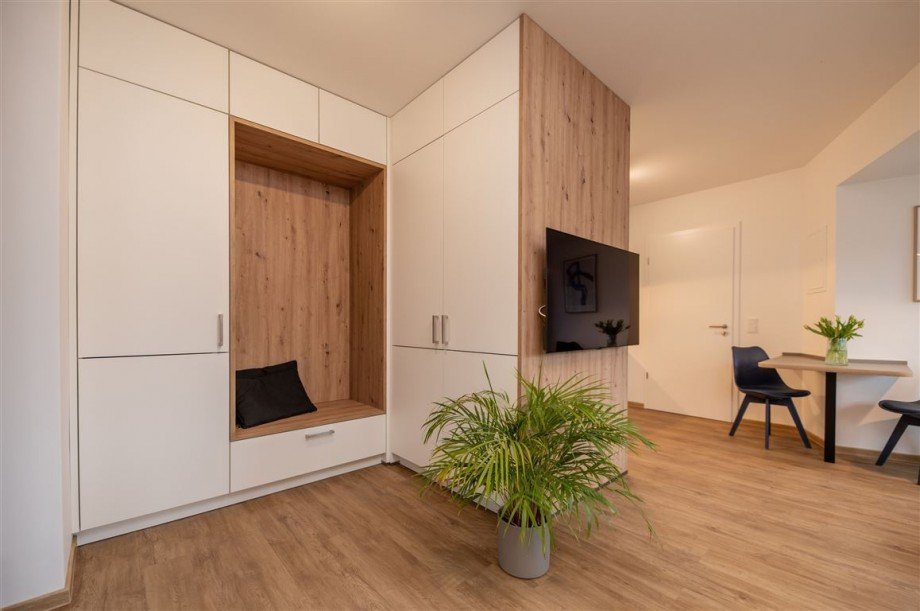 Garderobe Dachgeschosswohnung Eisenach , Th�r
