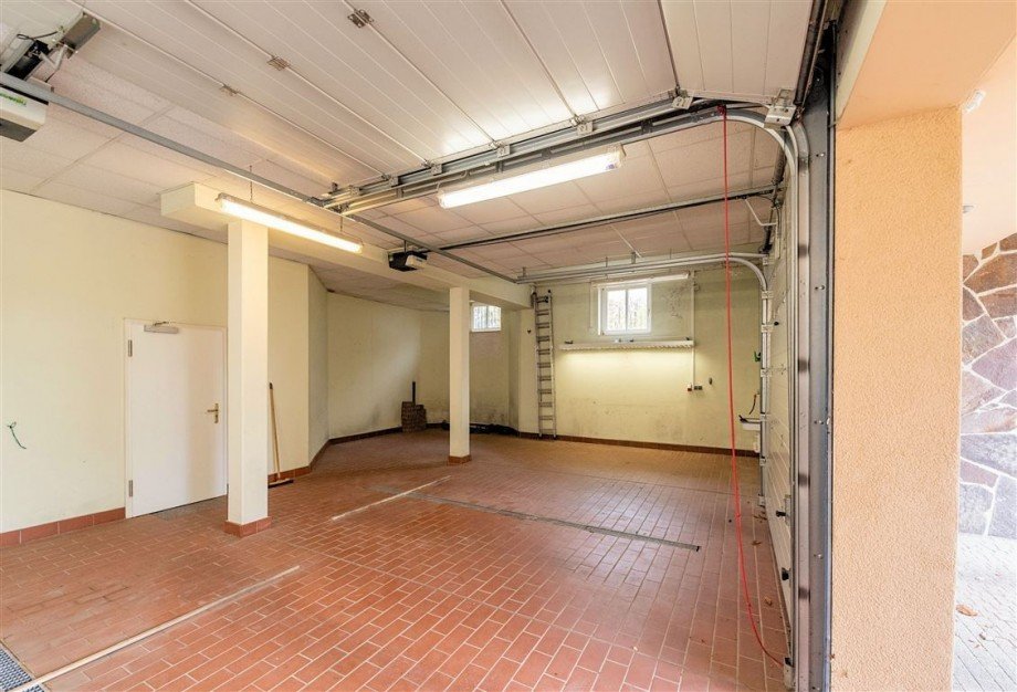 gro�e Garage Villa Eisenach