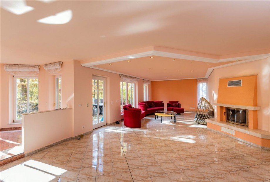 Wohnbereich mit Kamin Villa Eisenach