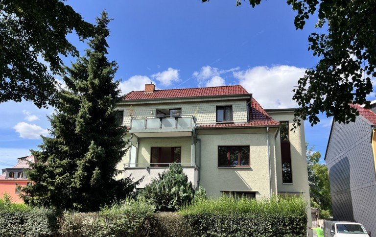 Hausansicht - S�d Eisenach Wohnung Erstbezug nach umfassender Renovierung - Gro�z�gige 5-Zimmer-Wohnung mit 2 Balkonen und Stellplatz in Eisenach
