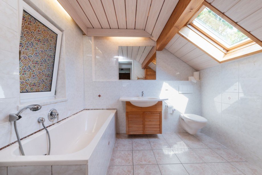 Bad mit Wanne Einfamilienhaus Wutha-Farnroda