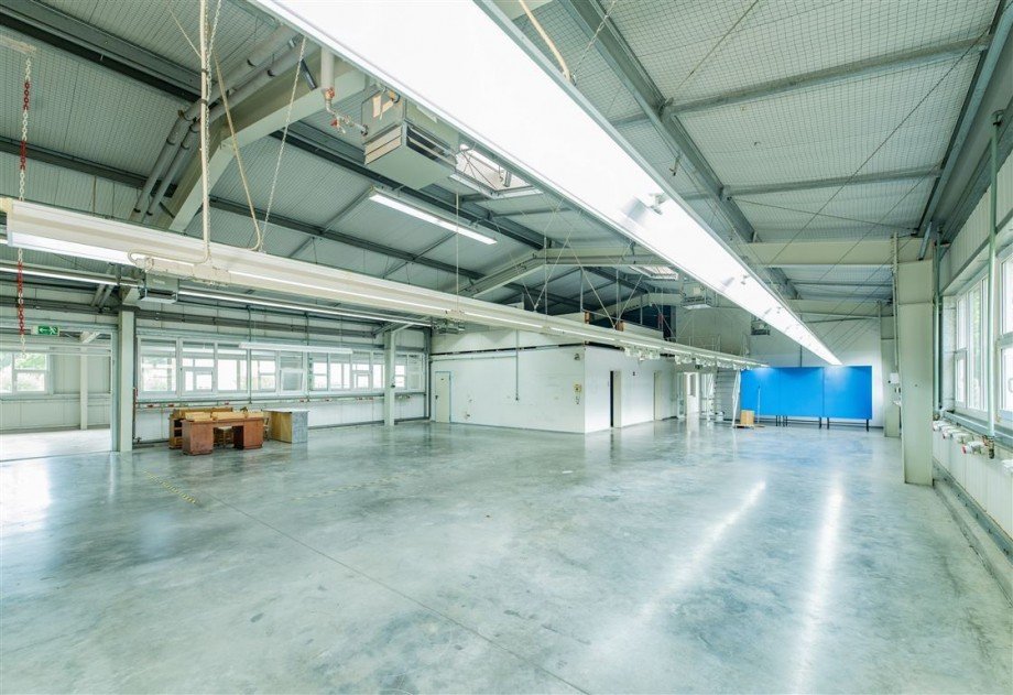 Produktionshalle II Haus Eisenach , Th�r