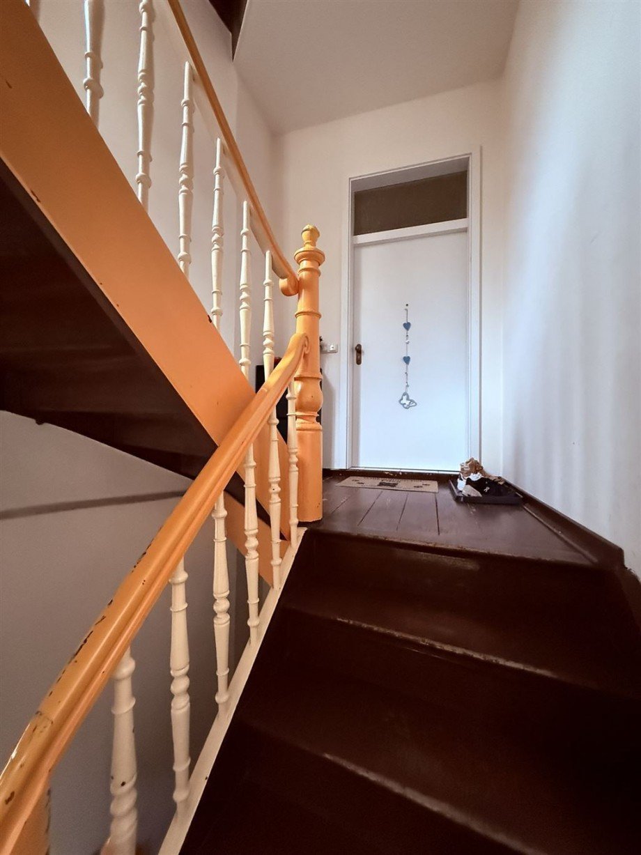 Treppenhaus Etagenwohnung Eisenach , Th�r