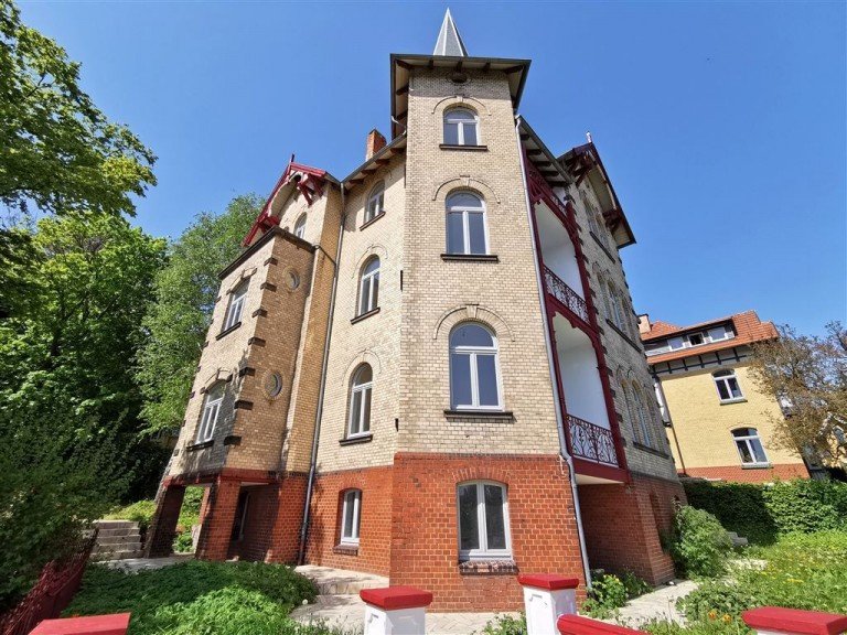 Hausansicht Eisenach Etagenwohnung sanierte 4-Raumwohnung mit Balkon & Einbauk�che in repr�sentativer Villa am Predigerberg