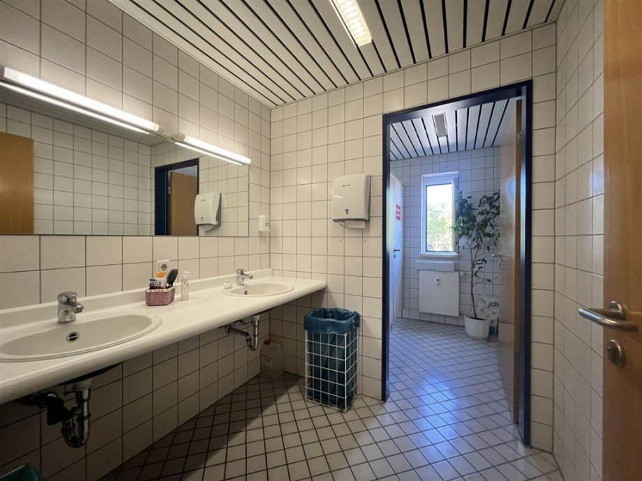 WC-Anlagen B�ro / Praxis Eisenach , Th�r