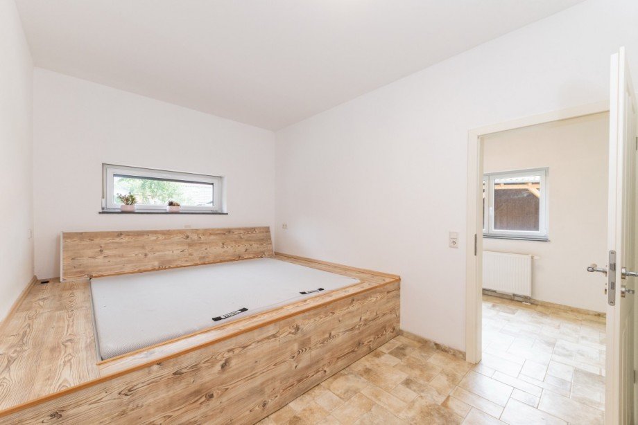Schlafzimmer mit Bett Einfamilienhaus Herleshausen