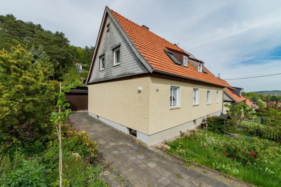 Hauszufahrt Doppelhaush�lfte Eisenach