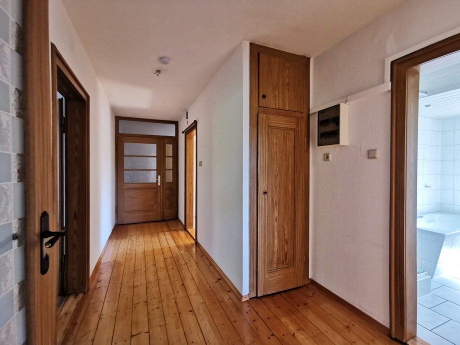 Flur mit Abstellraum Dachgeschosswohnung Eisenach