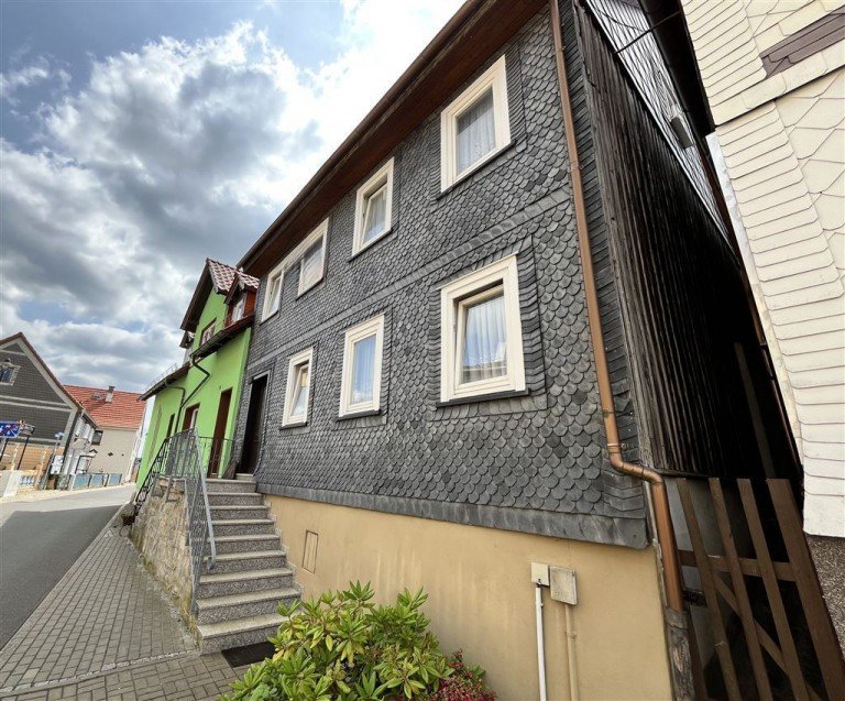 Stra�enansicht Unterp�rlitz Doppelhaush�lfte Bezahlbares Einfamilienhaus in Ilmenau OT Unterp�rlitz