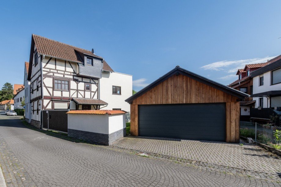 Hausansicht mit Carport Einfamilienhaus Herleshausen
