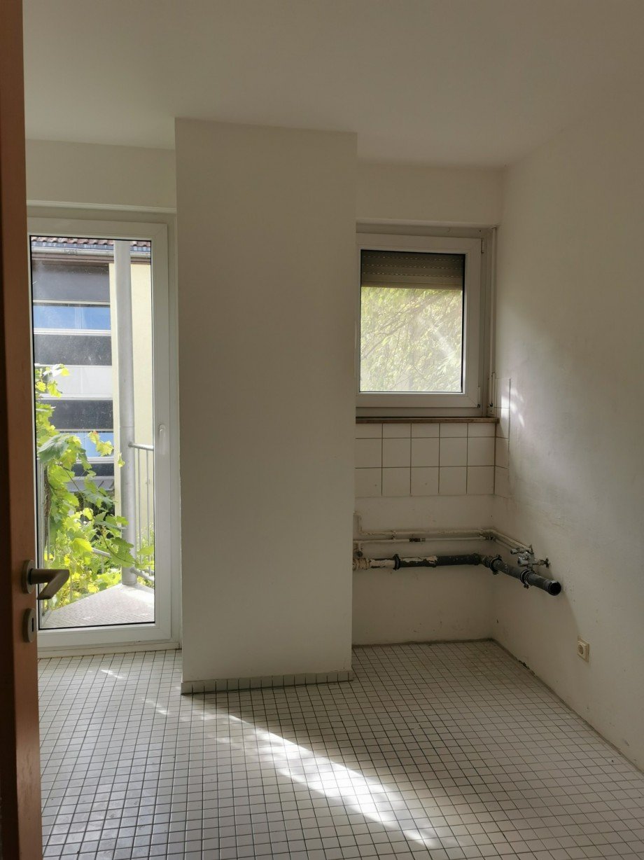 OG rechts - K�che mit Ausgang Terrasse Mehrfamilienhaus Eisenach