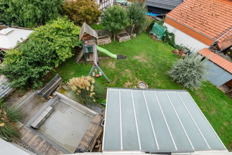 Grundst�ck mit Terrasse & Pool Einfamilienhaus Herleshausen