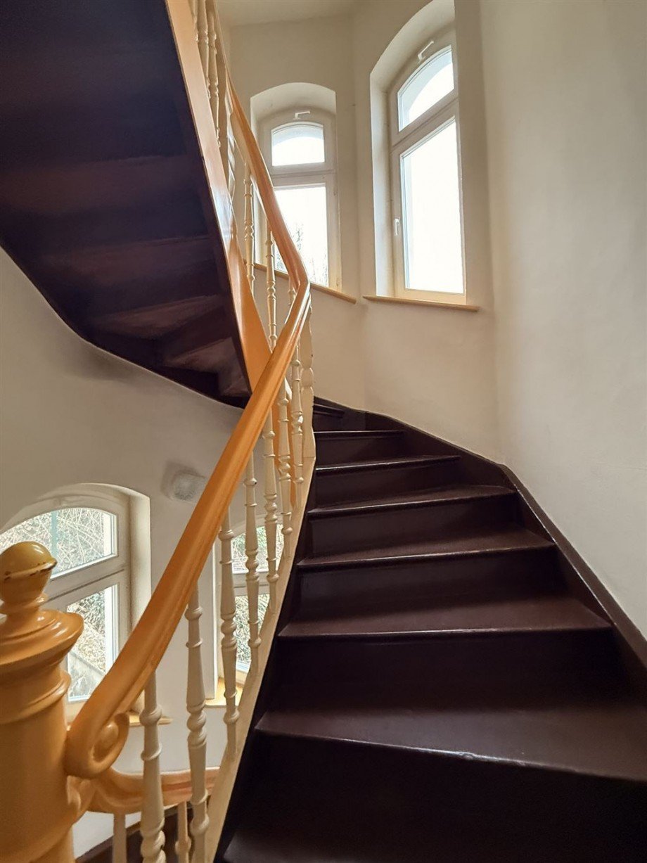 Treppenhaus Dachgeschosswohnung Eisenach , Th�r