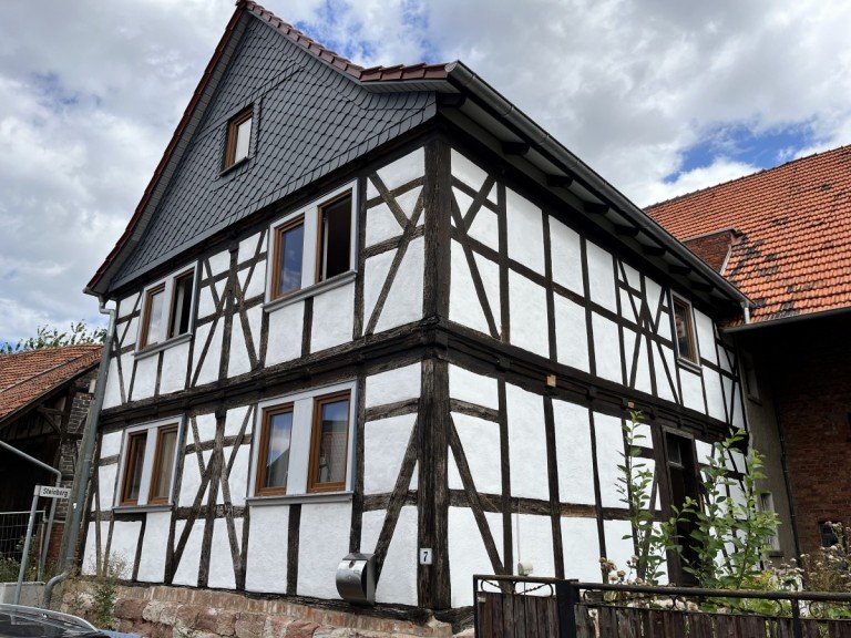 Hausansicht Werra-Suhl-Tal Einfamilienhaus Historisches Fachwerkhaus mit Charme, Nebengelass und Entwicklungspotenzial in Dippach