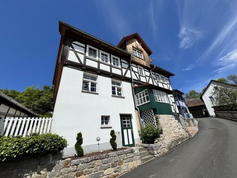 IMG_4027 Nentershausen Einfamilienhaus Liebevoll saniertes Fachwerkjuwel mit 7 Zimmern, Kamin�fen und Garten in idyllischer Lage