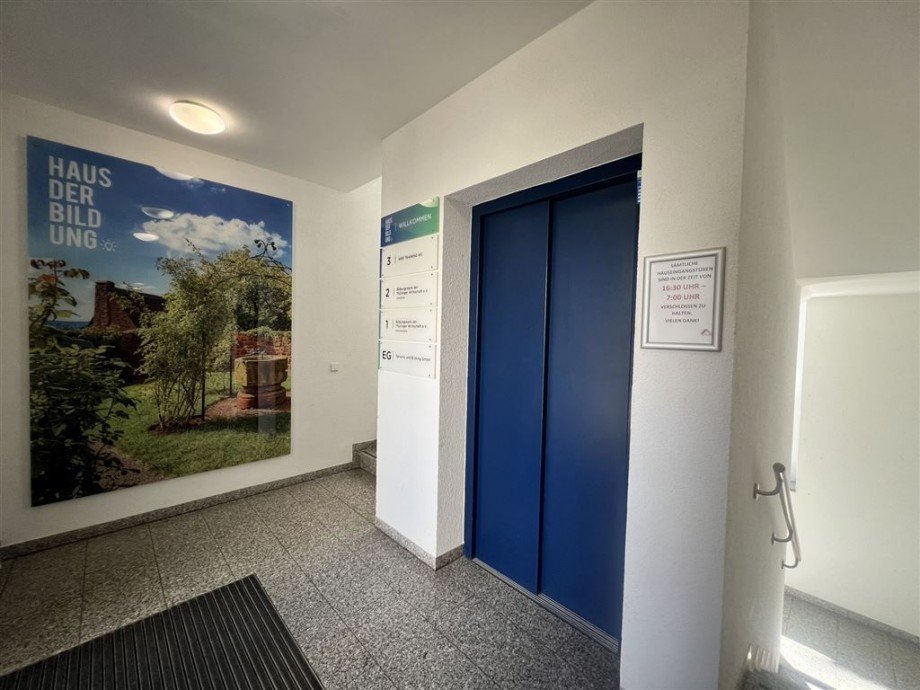 Treppenhaus mit Aufzug B�ro / Praxis Eisenach , Th�r