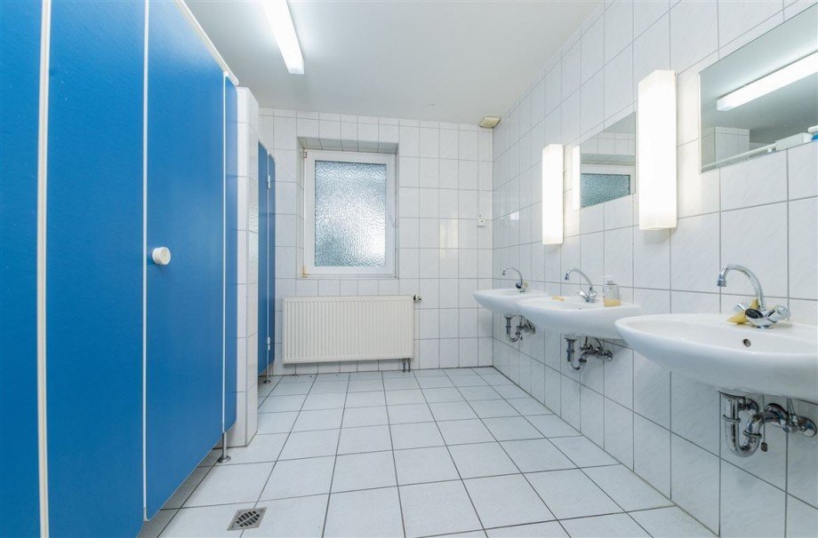 WC-Anlagen Halle / Lager / Produktion Eisenach , Th�r
