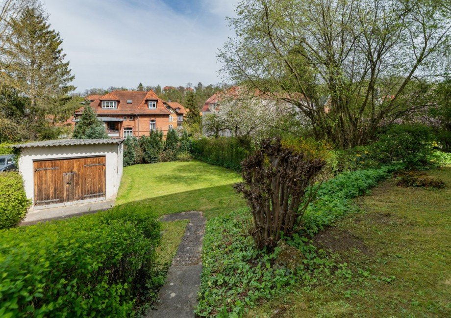 Garten mit Nutzgarage Einfamilienhaus Eisenach