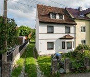 Hauptbild Charmantes Reihenendhaus mit gro�em Grundst�ck und Nebengelass am Fu�e des Petersbergs in Eisenach
