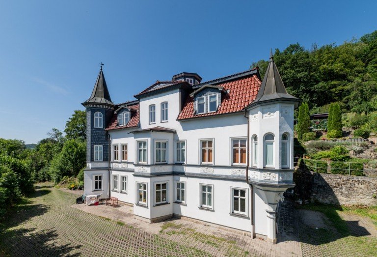 Hausansicht Eisenach Mehrfamilienhaus voll vermietetes Mehrfamilienhaus mit 5 Wohneinheiten in attraktiver H�henlage von Eisenach